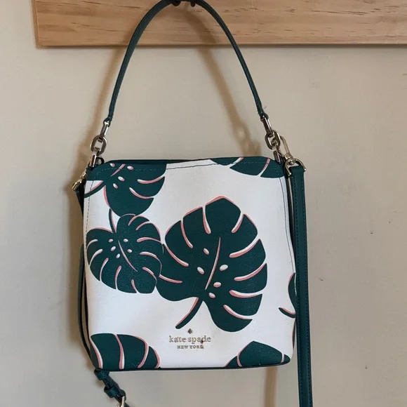 Kate Spade Monstera Leaf Crossbody Bag in Green and Cream - Picture 4 of 6